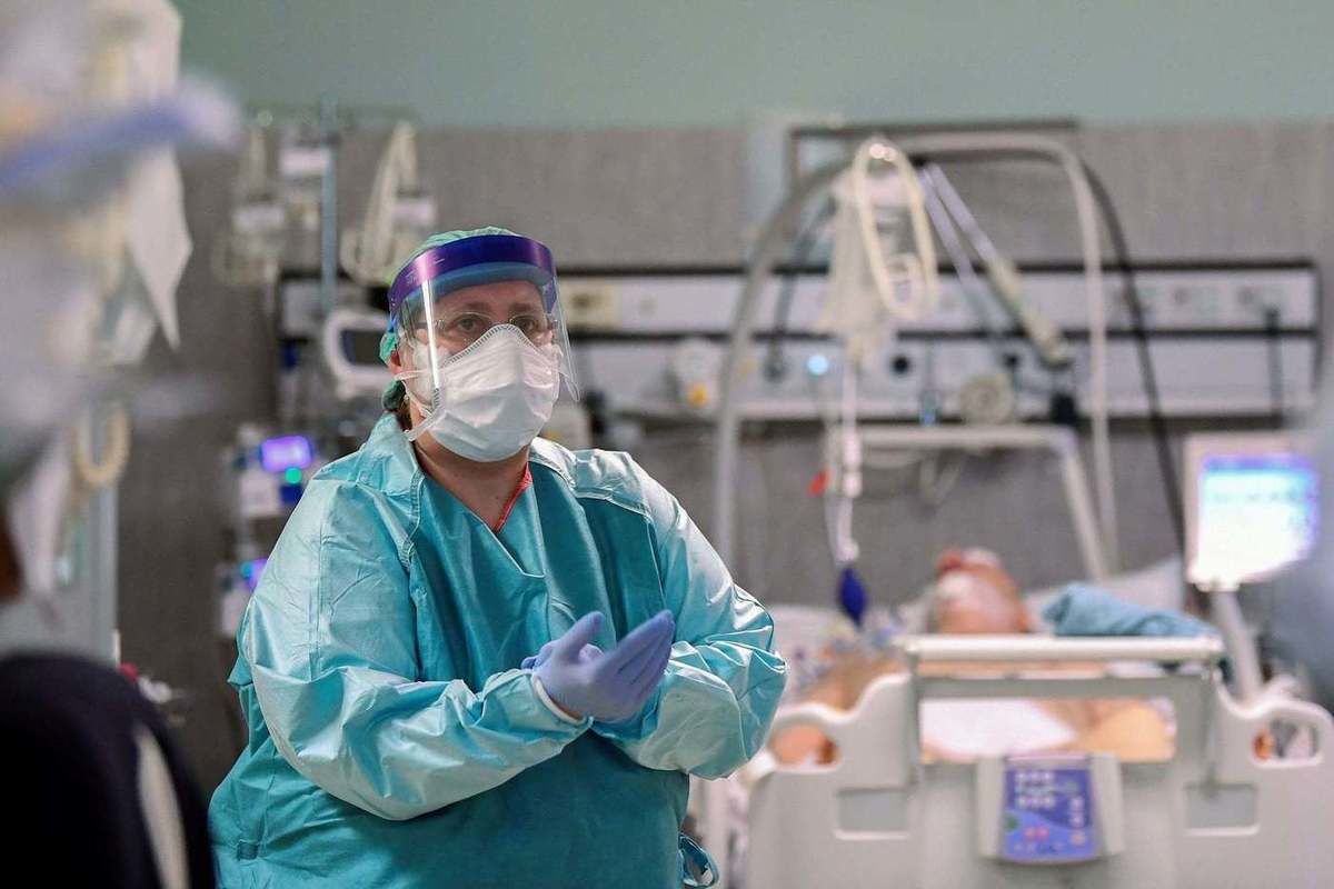 Врач предупредил об опасном последствии COVID-19.