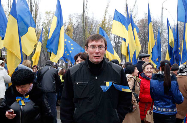 По его словам, среди участников Евромайдана "уже сотни сотрудников милиции", среди которых – 18 генералов МВД в отставке.