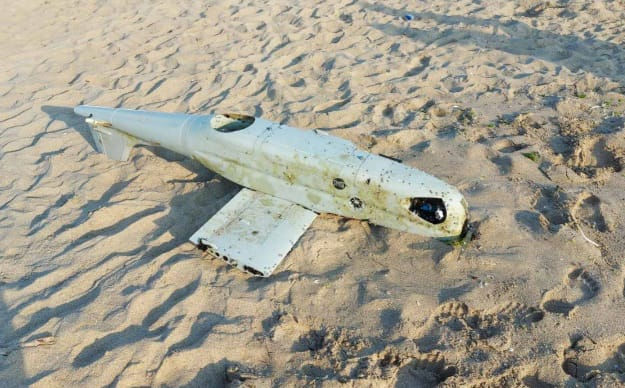 O dronă similară cu modelul rus Orlan, găsită pe o plajă din Bulgaria.