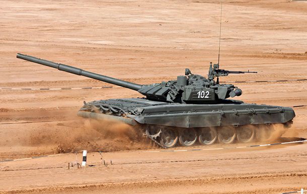 Сирийский танк дважды ушел от американской ракеты.