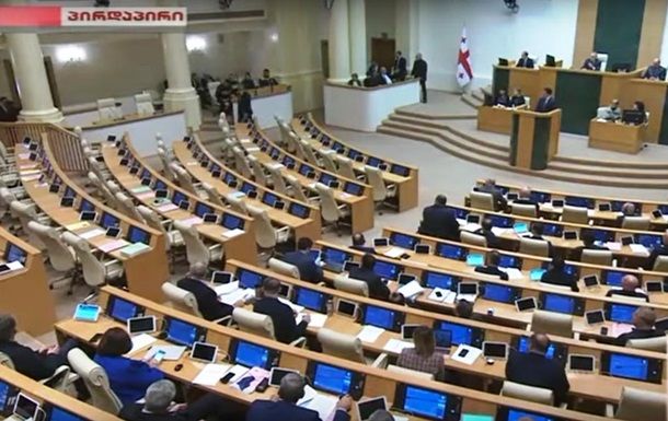 В парламенте Грузии включили гимн СССР.
