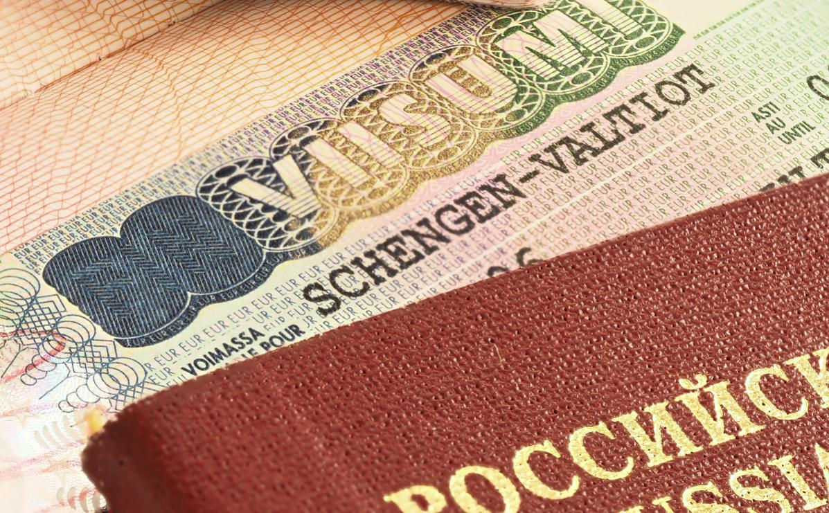 ЕС может ужесточить выдачу виз россиянам.