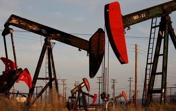 Нефть подорожала на новостях о снижении добычи.