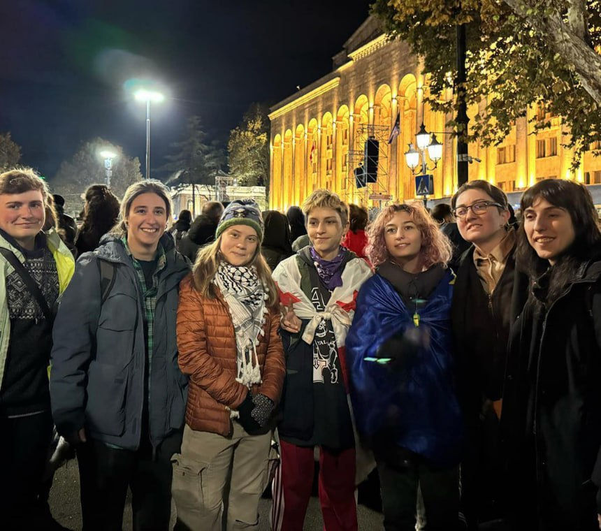 Greta Thunberg, văzută la un miting în Tbilisi.