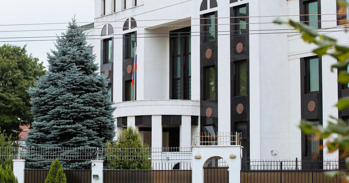 Ambasada Rusiei acuză autoritățile moldovenești de blocarea serviciilor consulare.