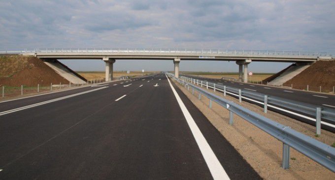 Taxa pentru utilizarea drumurilor ar putea fi majorată cu 50%.  Foto: moldova.org