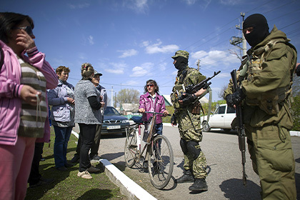 11 июня исполняющий обязанности министра обороны Украины Михаил Коваль заявил о фильтрации всех, кто будет покидать зону силовой операции.