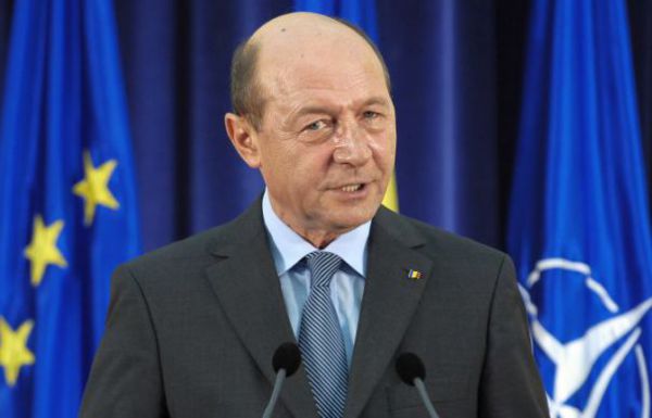 Traian Băsescu a reacţionat după învestirea guvernului de la Chișinău. Foto: evzmd.md