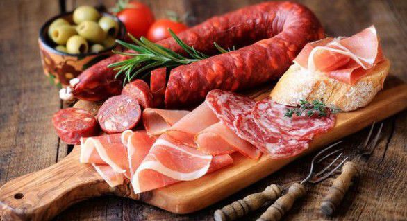 Mâncarea procesată poate creşte riscul apariţiei cancerului intestinal.