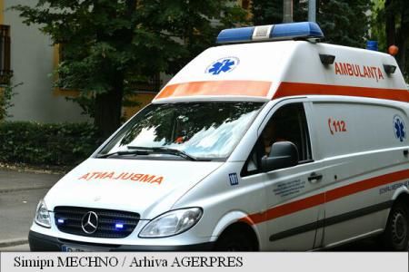 Tânără rănită, după ce i-a căzut tencuiala în cap într-un pasaj pietonal. Foto: agerpres.ro