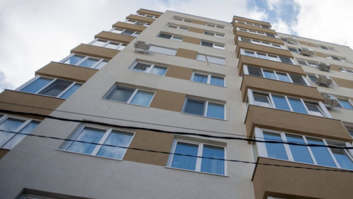 В Кишиневе женщина погибла, упав с 11 этажа.