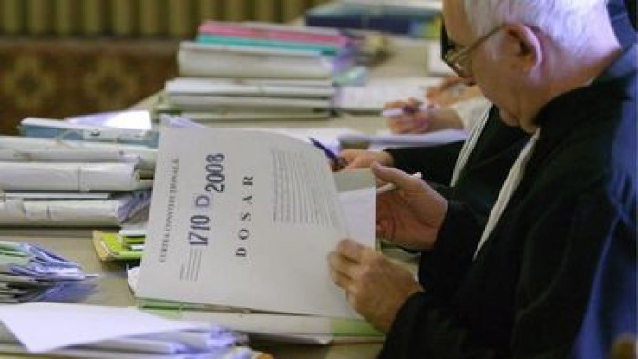Pe lângă varianta automată de repartizare a dosarelor, judecătorilor li s-a lăsat și varianta manuală de distribuire, pe care aceștia urmau să o utilizeze atunci când programul ar întâmpina probleme.