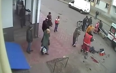 Четверо неизвестных напали на Третецкого и жестоко избили неподалеку от его дома в Миргороде.