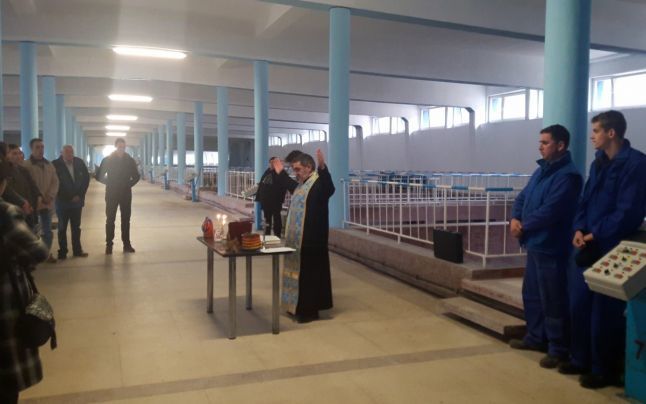Prahova, județul în care oamenii pot bea apa sfințită direct de la robinet. Foto: adevarul.ro