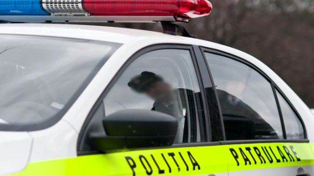 Suspecții au fost prinși în flagrant delict imediat după transmiterea banilor sub controlul CNA. A