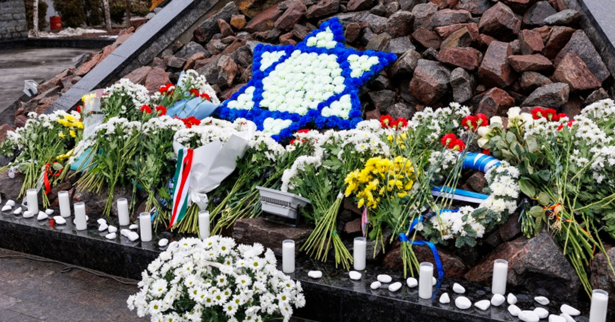 Victimele Holocaustului vor fi comemorate în toată țara timp de trei săptămâni.