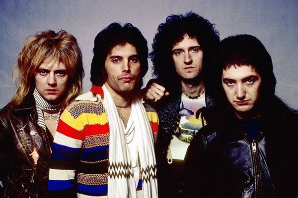 Умер первый бас-гитарист Queen.