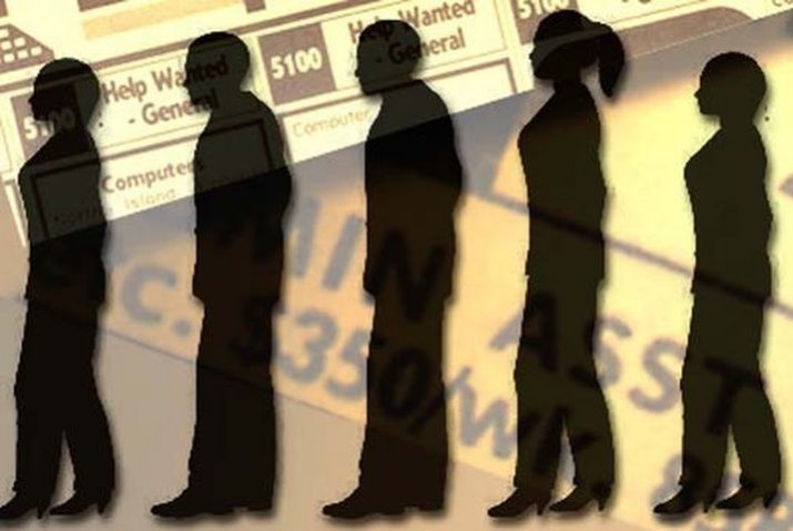 Большая часть нетрудоустроенных лиц приходится на женщин – 50,38%.