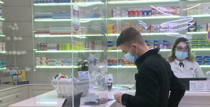 Минздрав предлагает продавать экспресс-тесты на COVID-19 в аптеках.