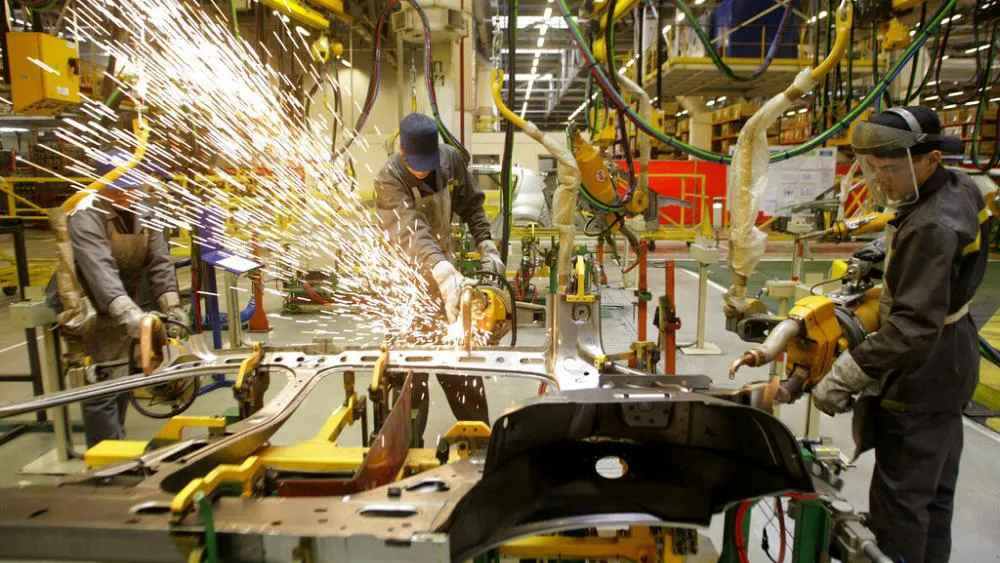 Renault приостанавливает работу московского завода.