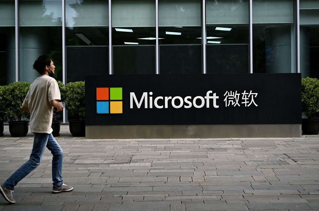 Microsoft предложила переезд сотням сотрудников из Китая.