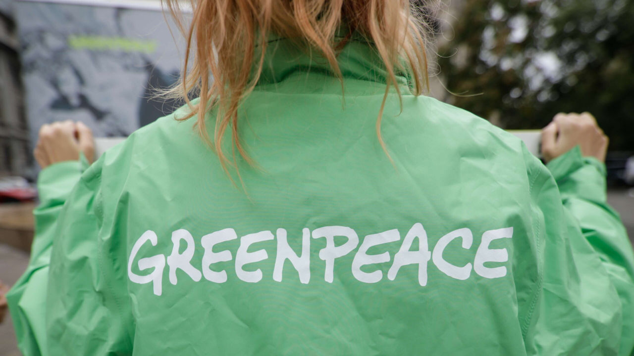 Генпрокуратура РФ признала "нежелательной" деятельность Greenpeace в России.