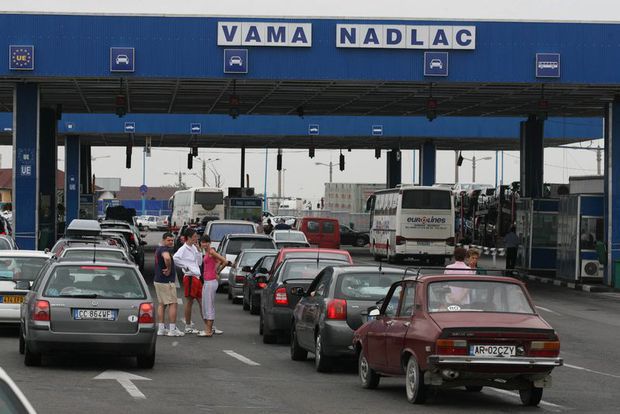 Populația României a scăzut cu 122.000 de persoane în 2016. 