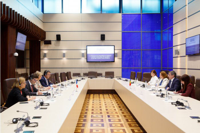 Спикер парламента РМ Игорь Гросу провел дискуссию с группой французских сенаторов.