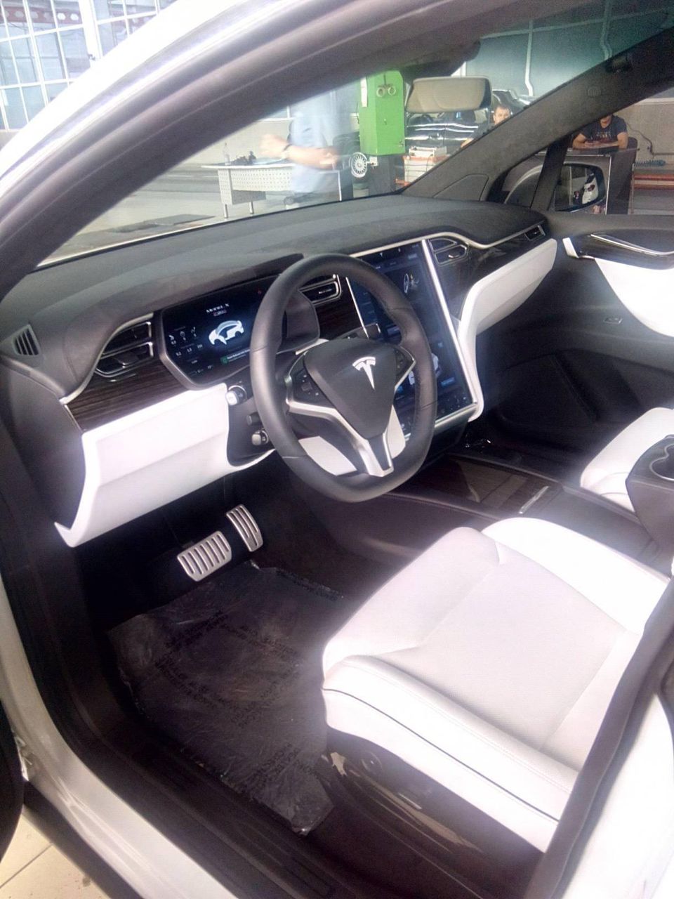 Первый Tesla Model X замечен в Кишиневе