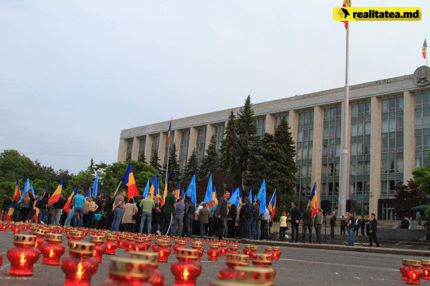 Sute de lumânări au fost aprinse în PMAN în memoria victimelor ocupației din 1812