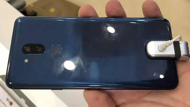 Секретный смартфон LG в стиле iPhone X сняли на видео