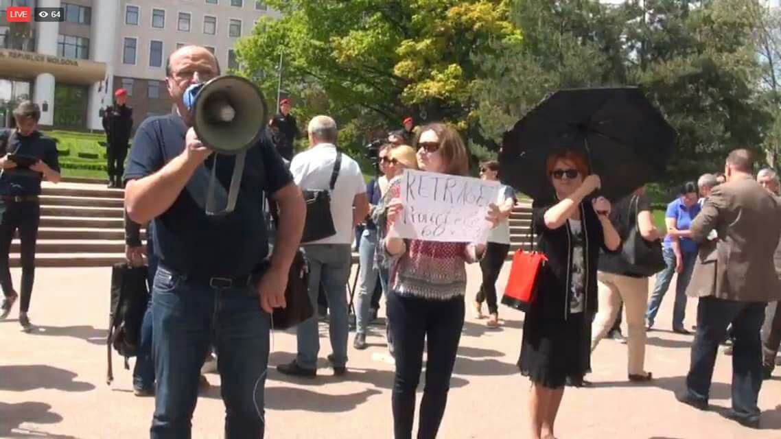 Protestul împotriva schimbării sistemului electoral a suferit eșec total