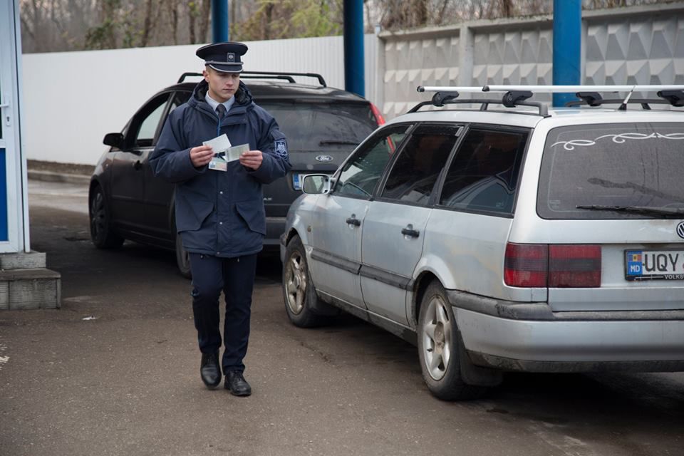 На некоторых приграничных КПП образовались очереди
