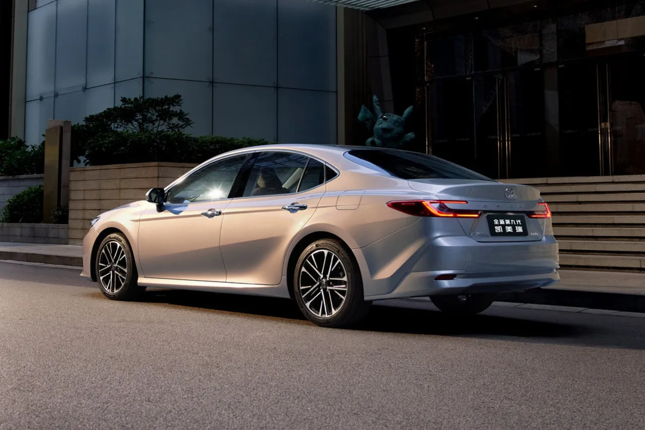 Новая Toyota Camry 2024 выходит на рынок
