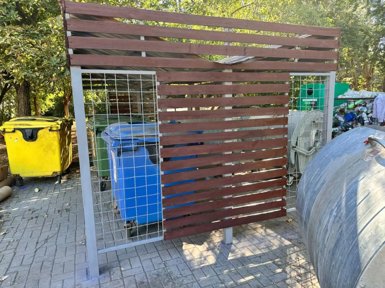 Platformele pentru colectarea deșeurilor din Capitală, în proces de reabilitare