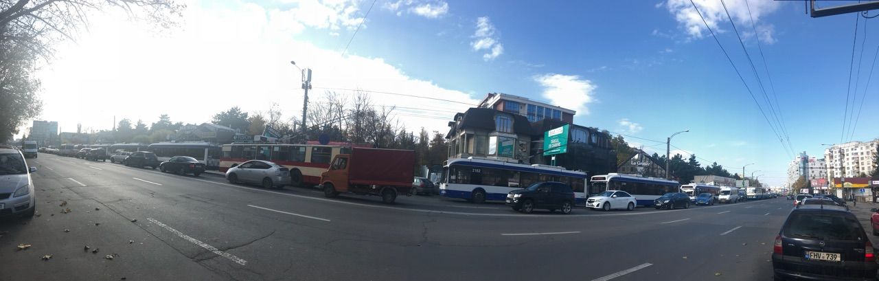 Accident în Capitală. Zeci de troleibuze și mașini, în ambuteiaj