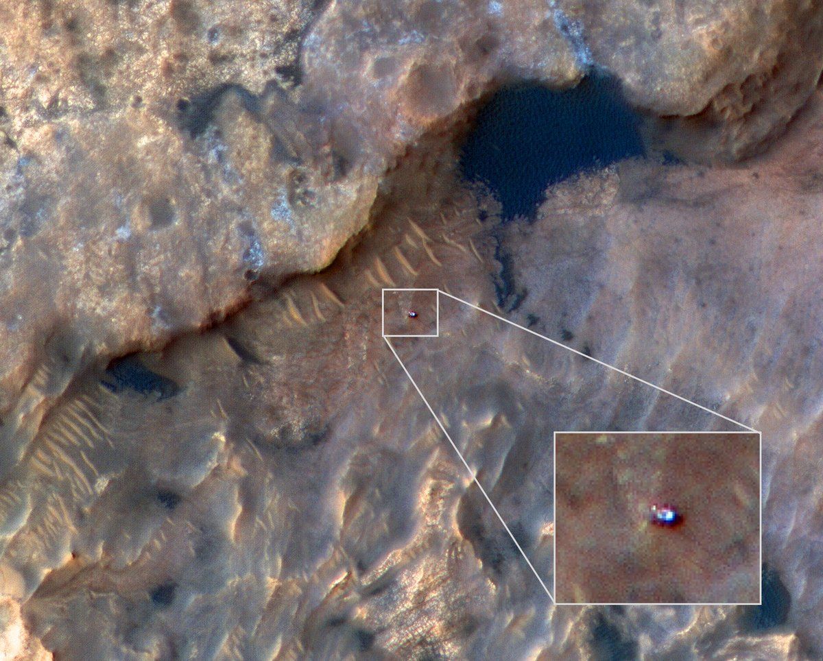 НАСА показало Curiosity с орбиты Марса