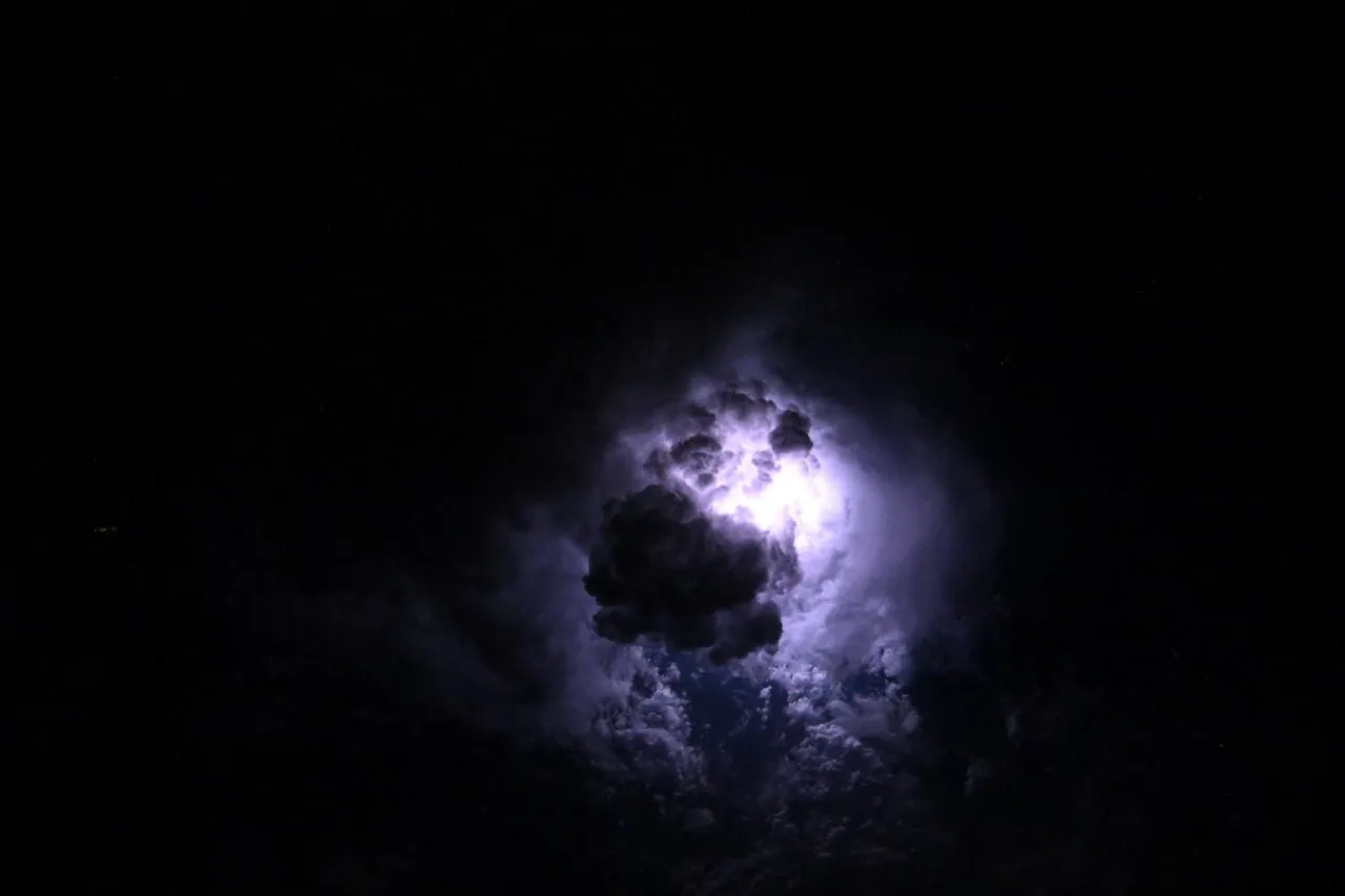 Astronomii au prezentat cum arată fulgerele din spațiu