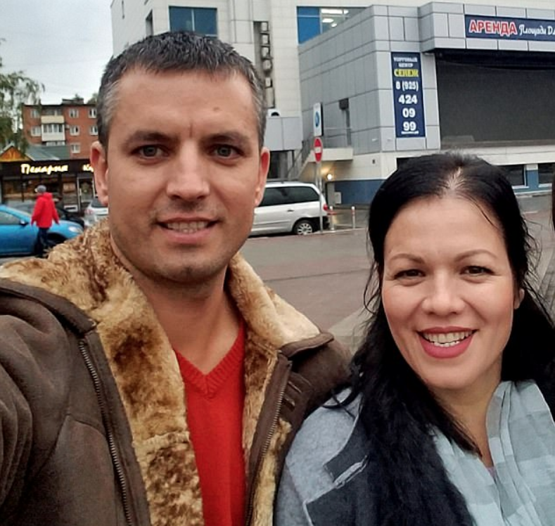 Родители воссоединились с дочерью, которую перепутали в молдавском роддоме