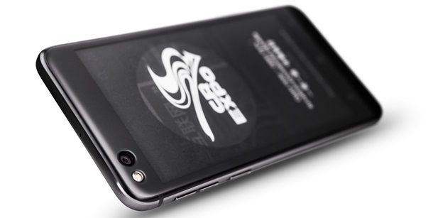 В Китае представили телефон YotaPhone 3 с двумя экранами