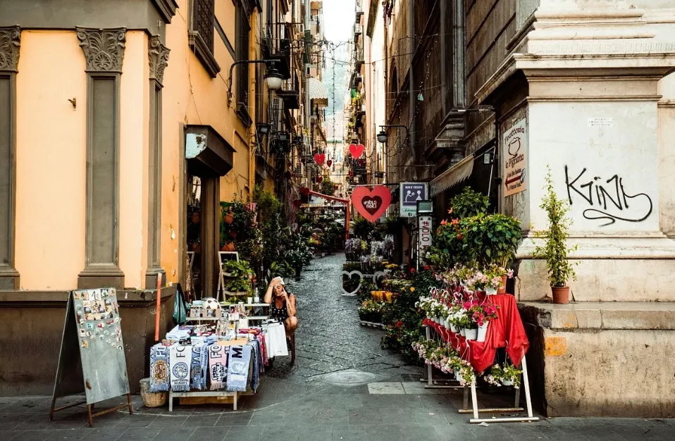Napoli sărbătorește 2.500 de ani și se confruntă cu un boom turistic care schimbă orașul