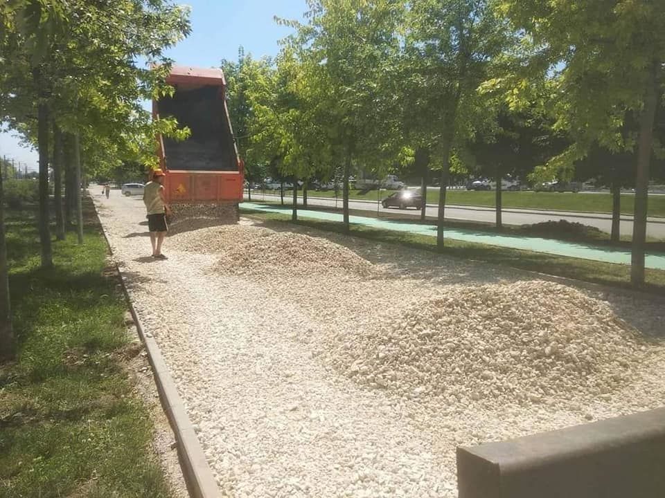В столице продолжается обустройство аллеи на бульваре Мирча чел Бэтрын
