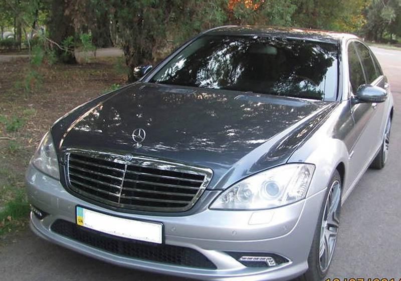 Nu avea bani de noul model Mercedes, aşa că l-a tăiat pe actualul