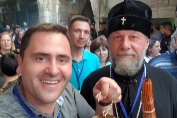 Жители Гагаузии встретили схождение Благодатного огня в Иерусалиме: «Нristos dirildi»