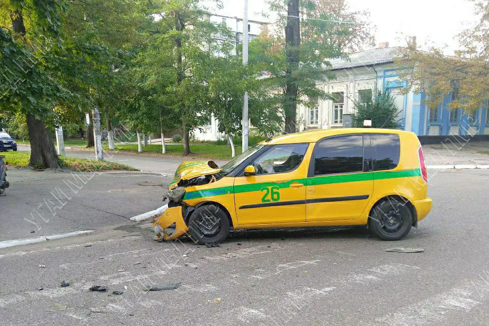 В Бендерах столкнулись 4 автомобиля: одному из водителей стало плохо за рулём