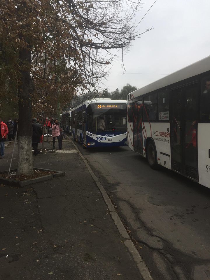 Движение транспорта в центре столицы ограничено в связи с митингом ПСРМ
