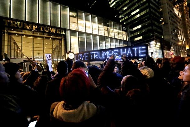 В Нью-Йорке растут протесты против Трампа