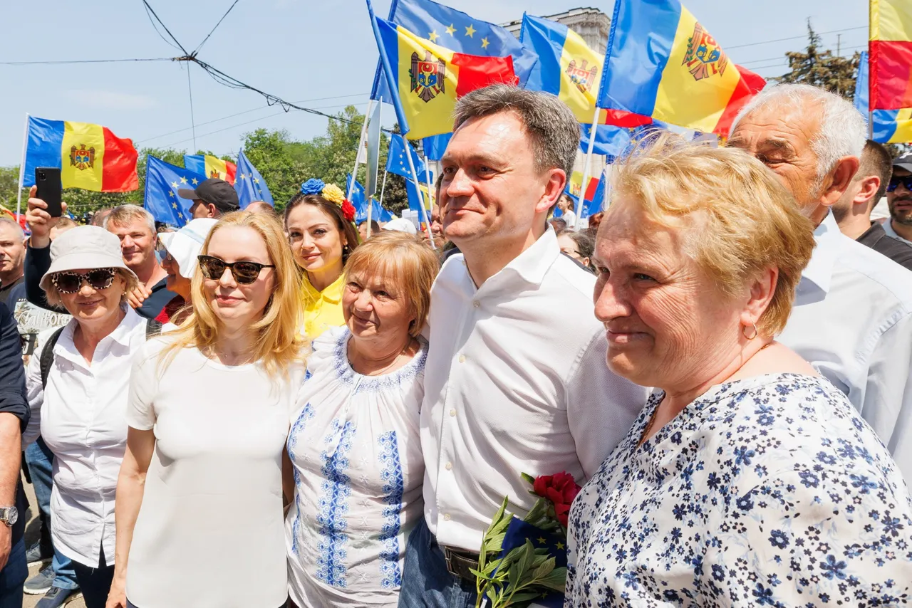 Речан пришел на ПВНС: Наш народ хочет стабильной экономики