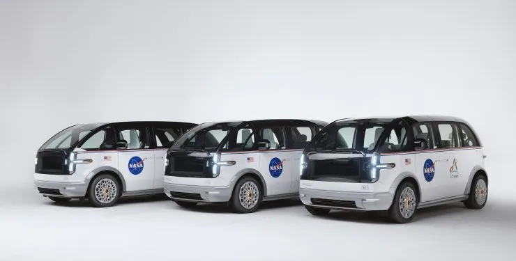 NASA получило специальные электрокары для перевозки астронавтов лунной миссии