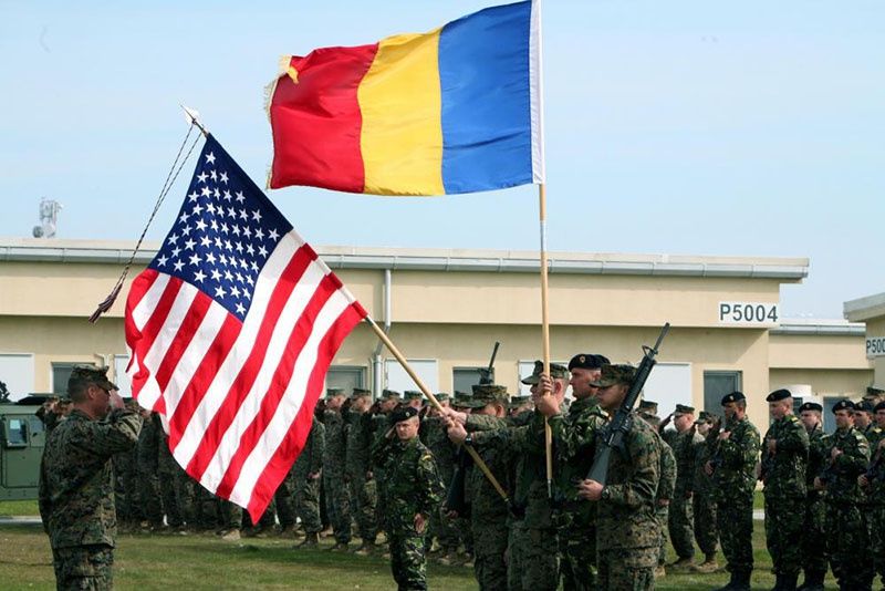 СМИ: Демократию на Украине и в Молдове американцы поддерживают танками